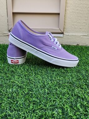 VANS Classic Authentics Canvas SIZE 11 Shoes Sneakers Low Top Purple